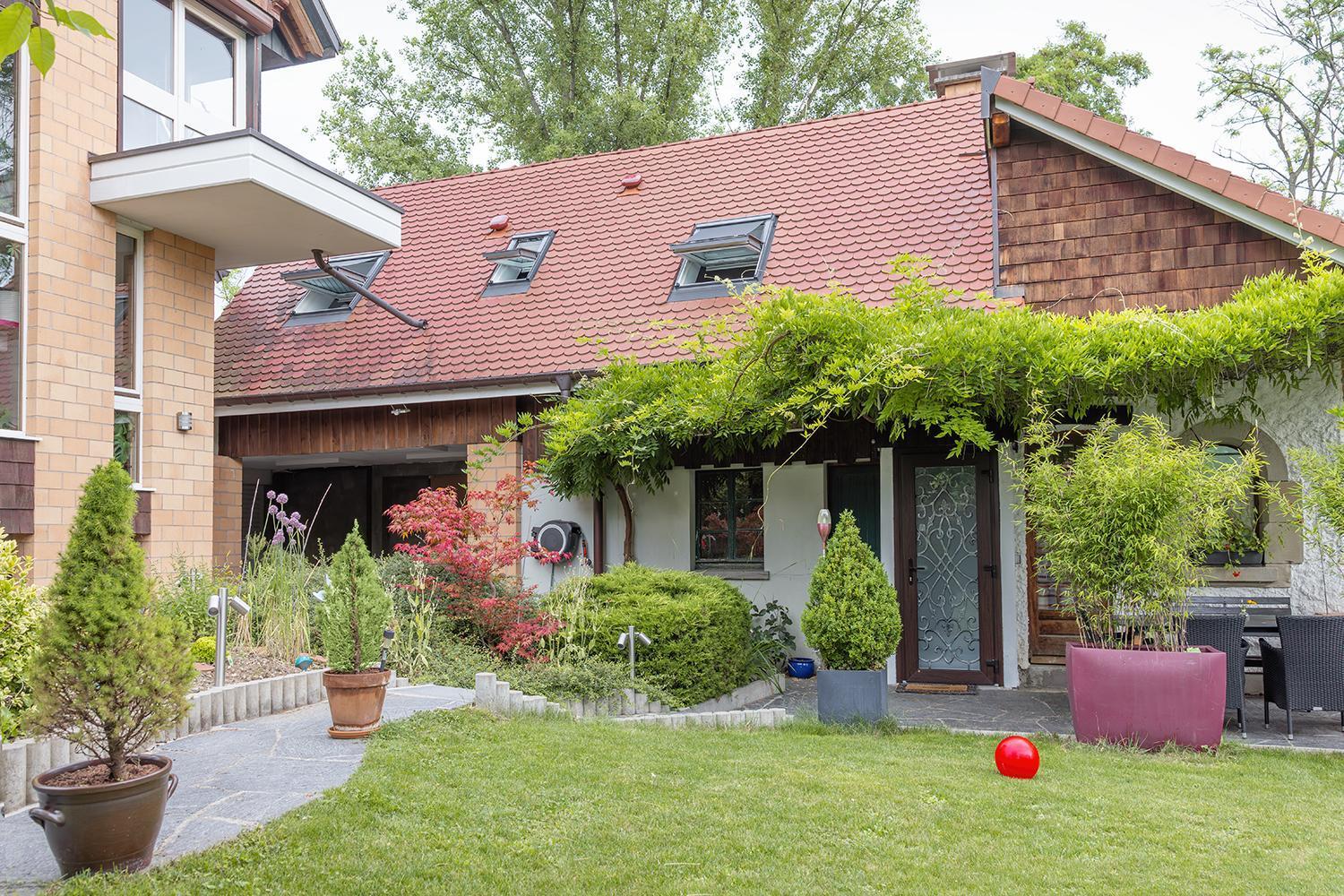 New, Quiet Close To Basel *